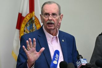 Florida man kills 2, wounds deputy and 1 other in vehicular attack, shooting spree: sheriff