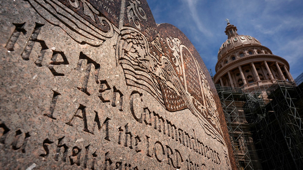 Ten Commandments, TX capitol