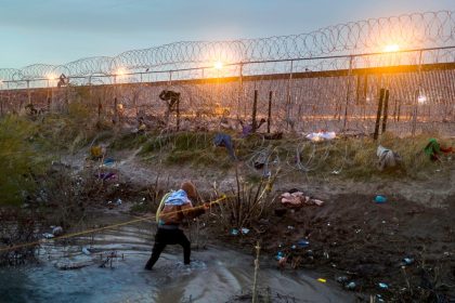 Man killed in Texas after Border Patrol checkpoint flight and shootout