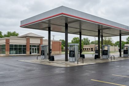 Off-Duty New York State Trooper Shoots Knife-Wielding Carjacker at Yonkers Gas Station