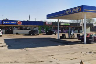 Tulsa Man Outguns Two Robbers, Drops One With a Shot to the Head