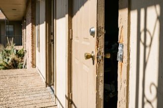 Houston Resident Shoots Suspected Intruder During Sunday Morning Break-In, Police Say